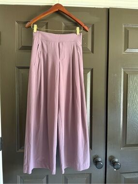 Wide-Leg High-Waist Pants in Dusty Lilac